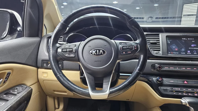 Kia Carnival