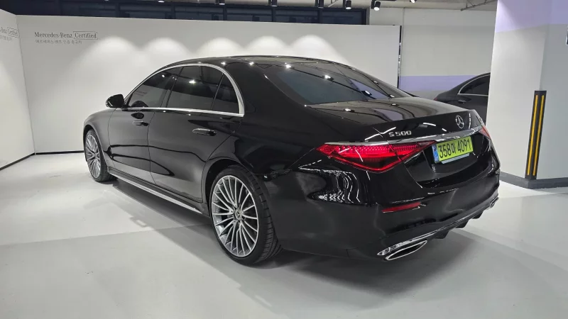 Mercedes-Benz S-Class