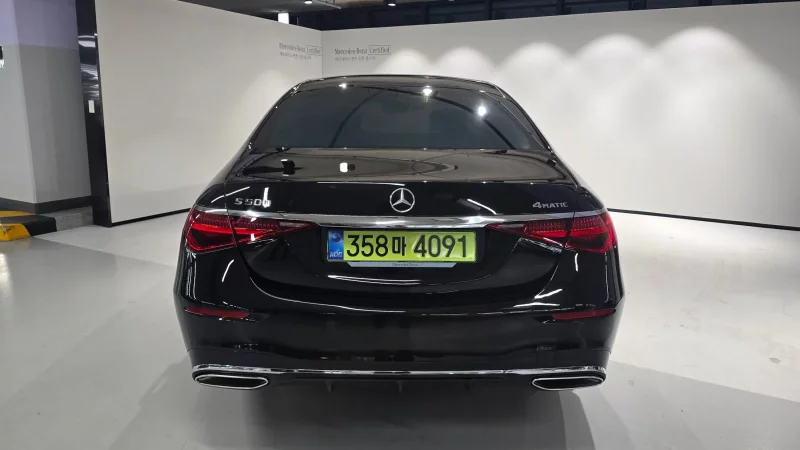 Mercedes-Benz S-Class