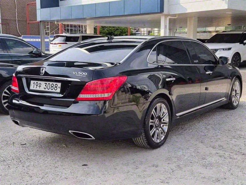 Hyundai Equus