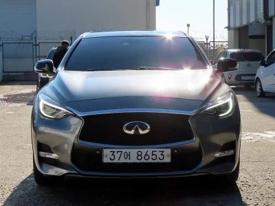Infiniti Q30