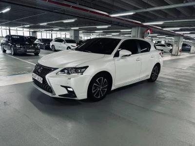 Lexus CT200h