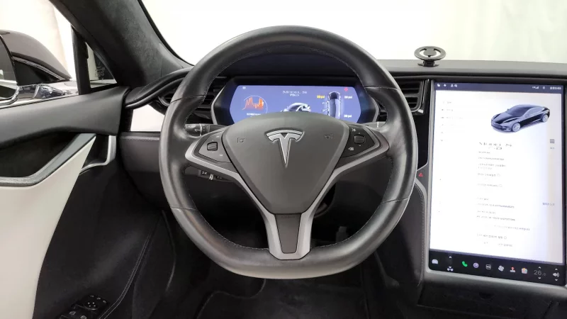 Tesla MODEL S