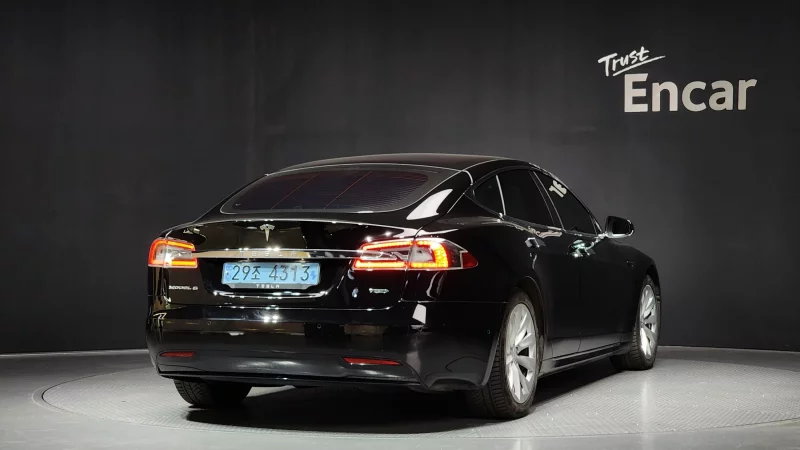Tesla MODEL S