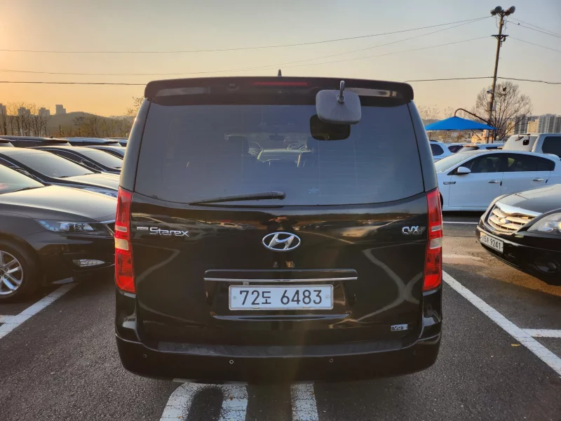 Hyundai Starex
