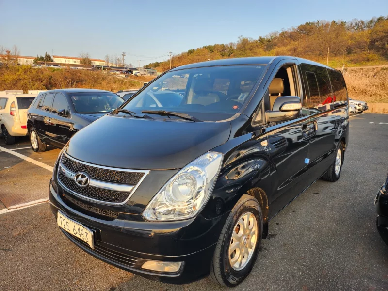 Hyundai Starex