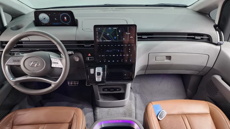 Hyundai Staria