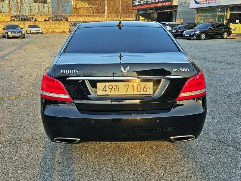 Hyundai Equus