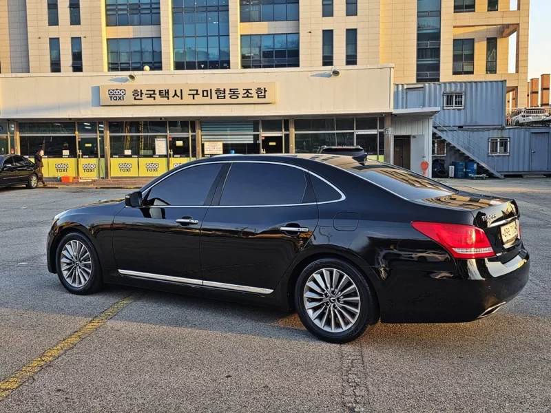 Hyundai Equus
