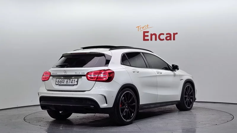 Mercedes-Benz GLA-Class