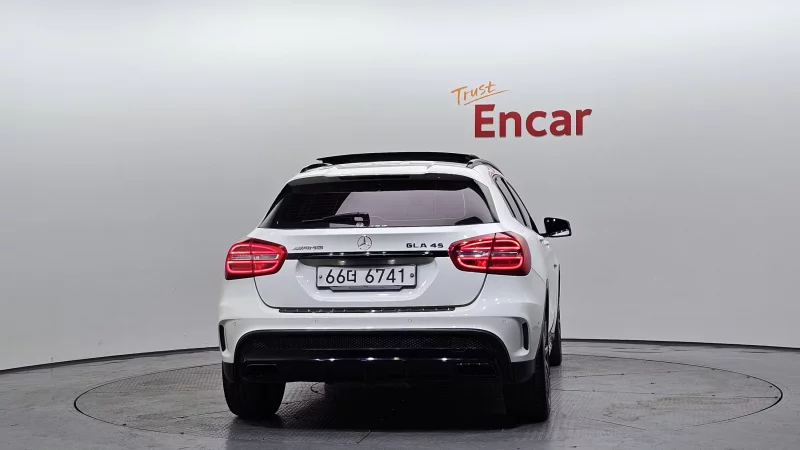 Mercedes-Benz GLA-Class