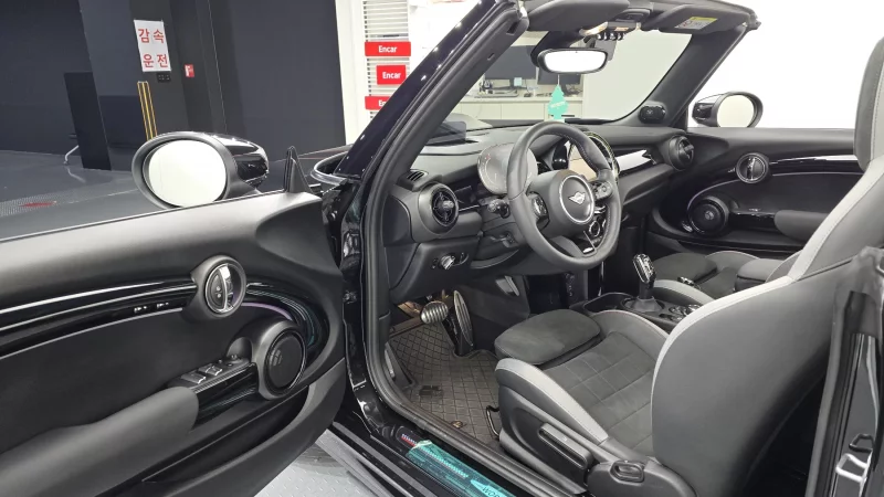 MINI Cooper Convertible