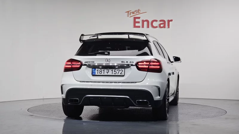 Mercedes-Benz GLA-Class