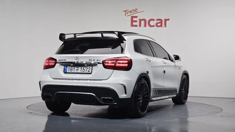 Mercedes-Benz GLA-Class