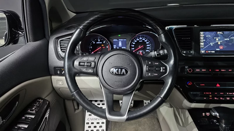Kia Carnival