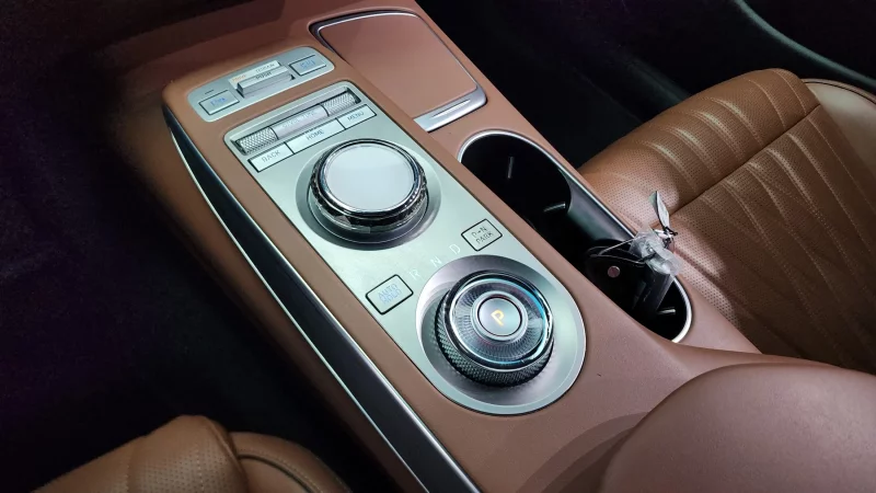 Genesis GV70