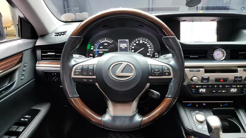 Lexus ES300h