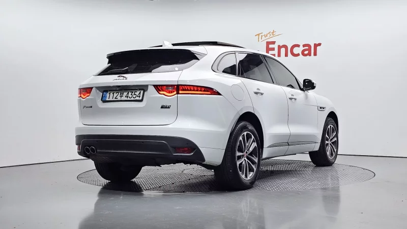 Jaguar F-PACE