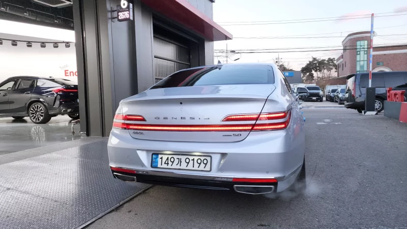 Genesis G90