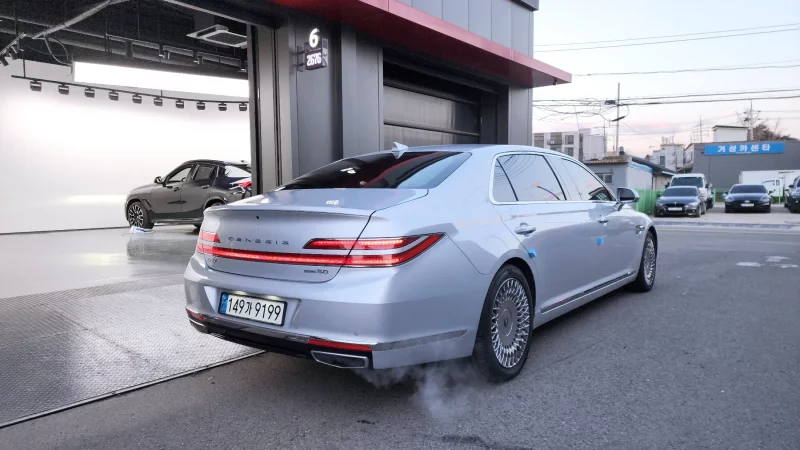 Genesis G90