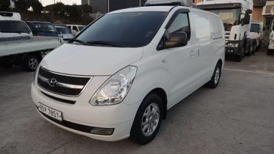 Hyundai Starex