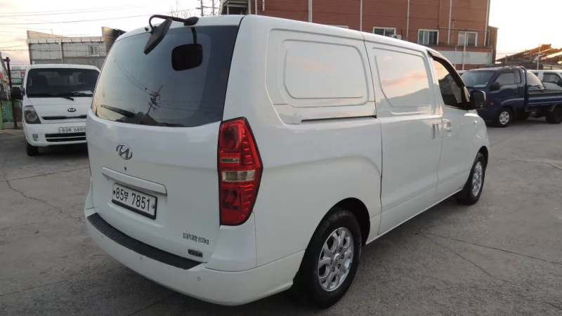 Hyundai Starex
