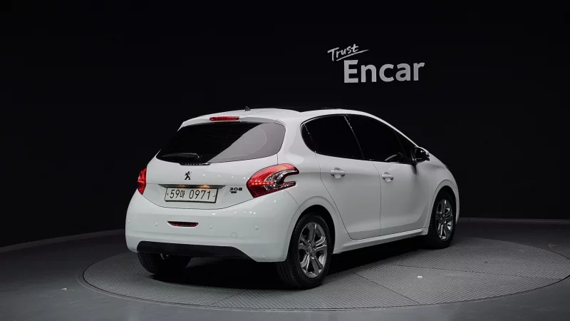 Peugeot 208