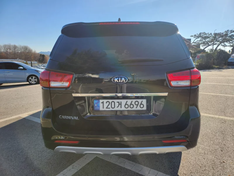 Kia Carnival