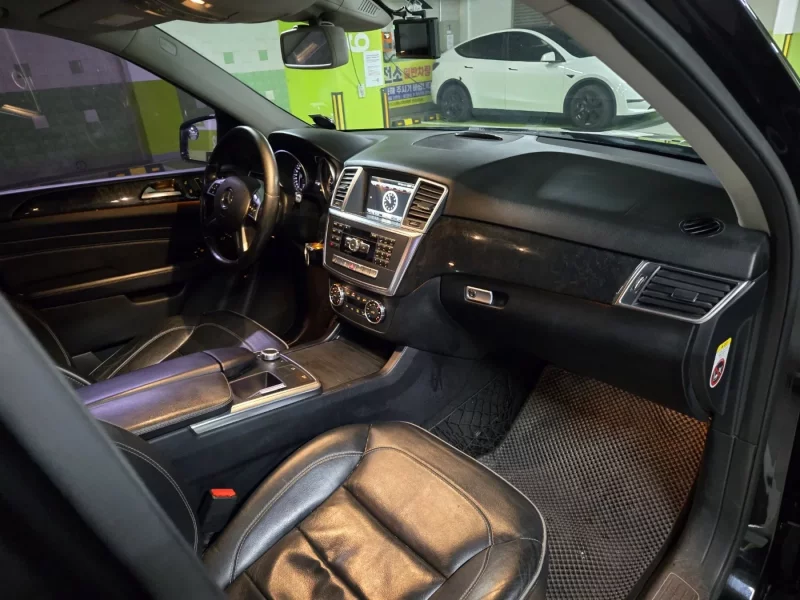 Mercedes-Benz M-class