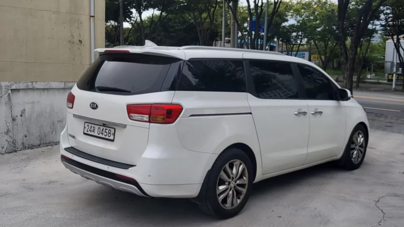 Kia Carnival