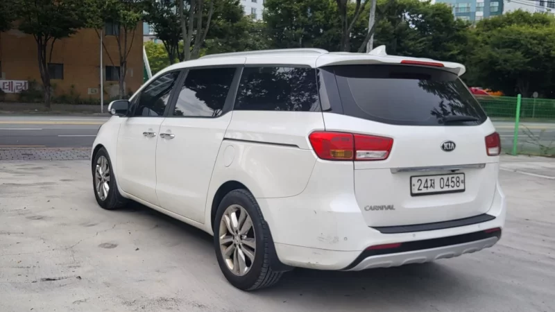Kia Carnival