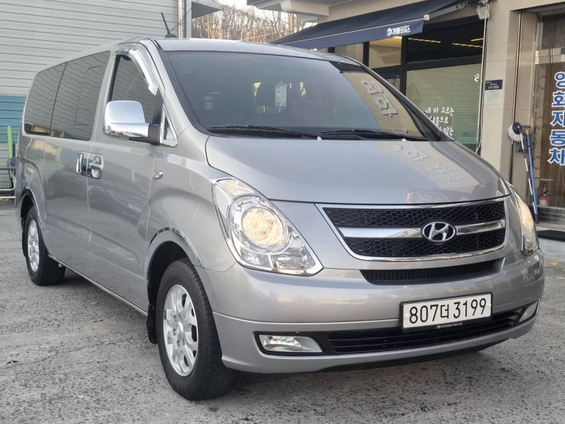 Hyundai Starex