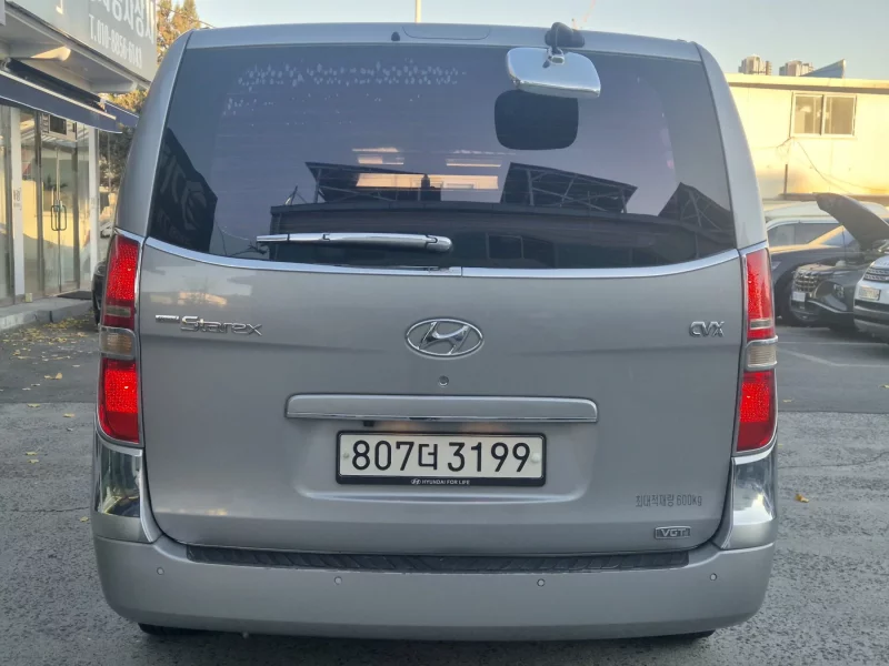 Hyundai Starex