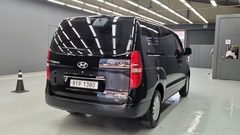 Hyundai Starex