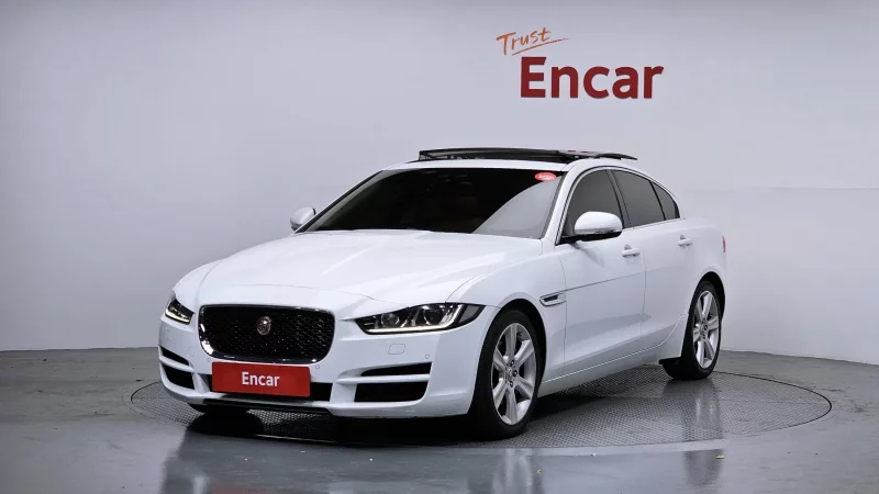 Jaguar XE