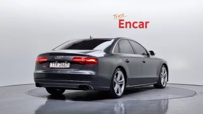 Audi S8