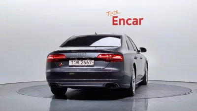 Audi S8