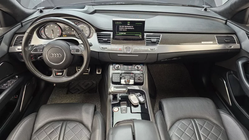 Audi S8