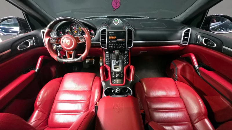 Porsche CAYENNE