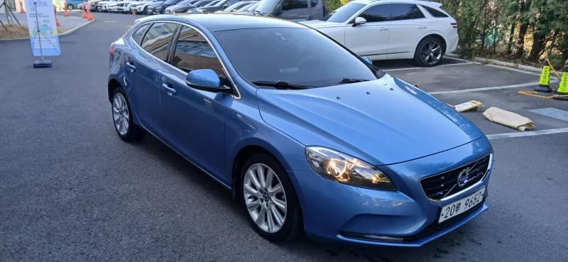 Volvo V40
