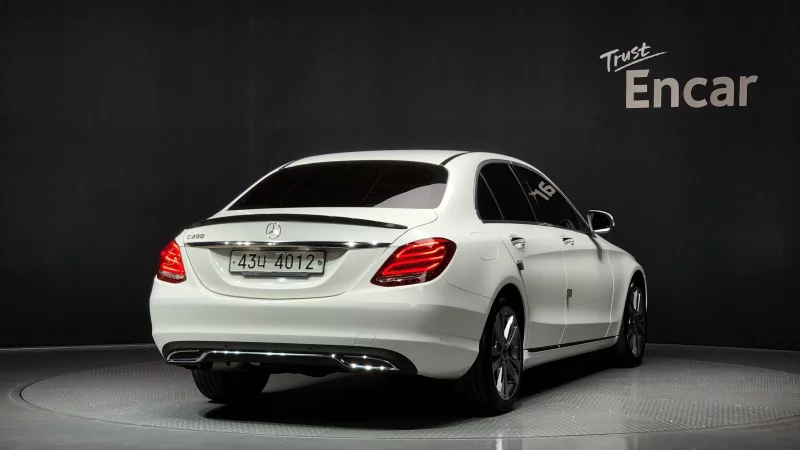 Mercedes-Benz C-Class