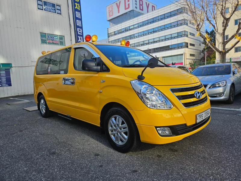 Hyundai Starex