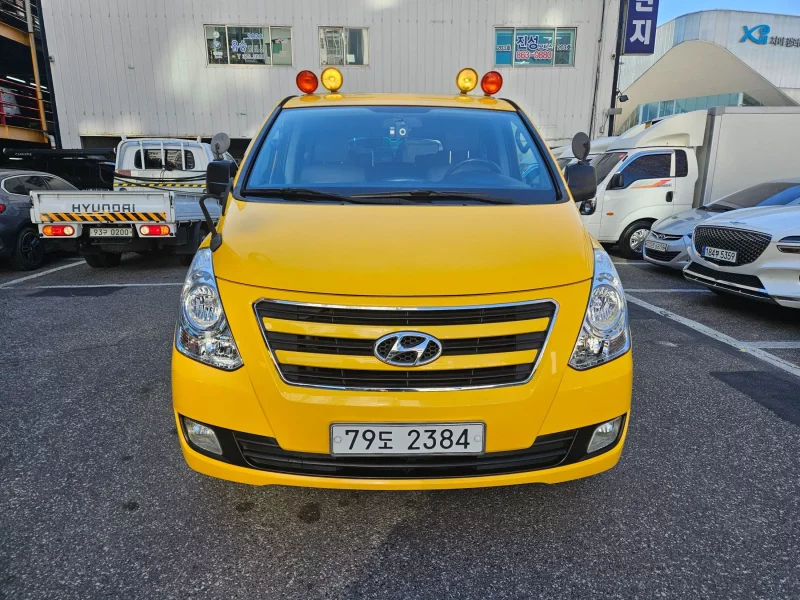 Hyundai Starex
