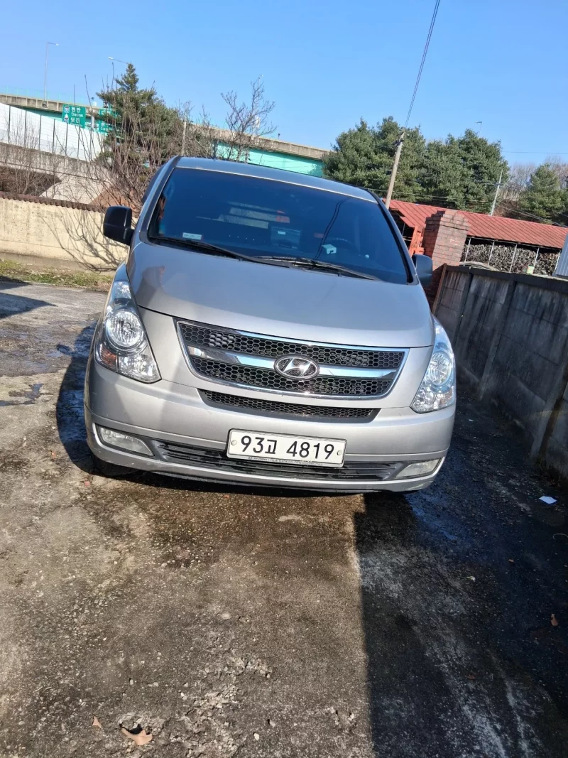 Hyundai Starex