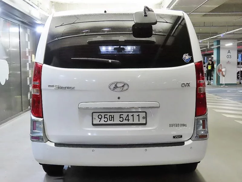 Hyundai Starex