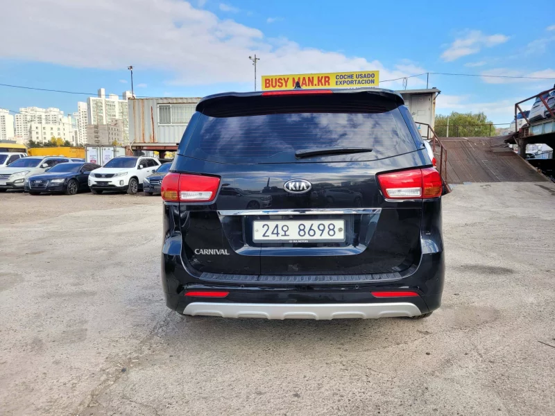 Kia Carnival
