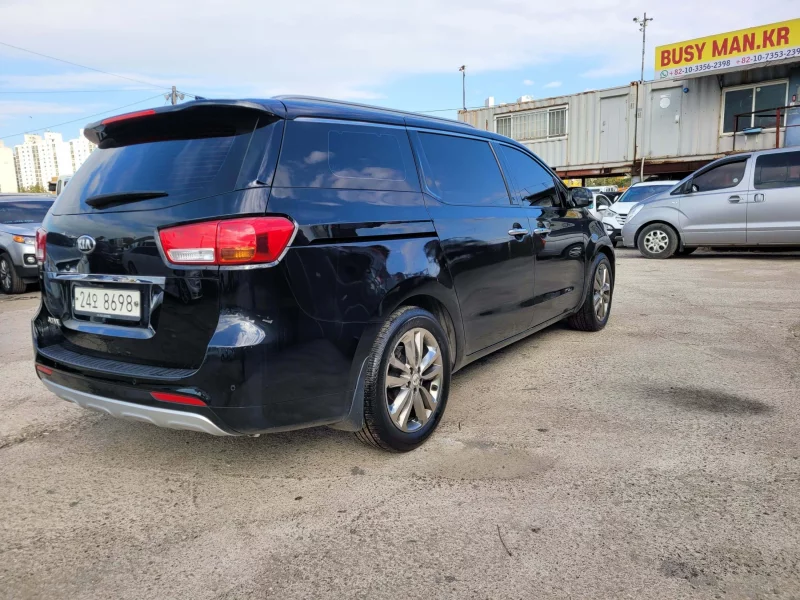 Kia Carnival