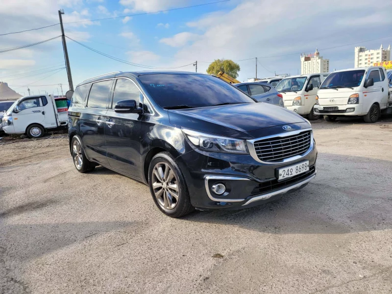 Kia Carnival