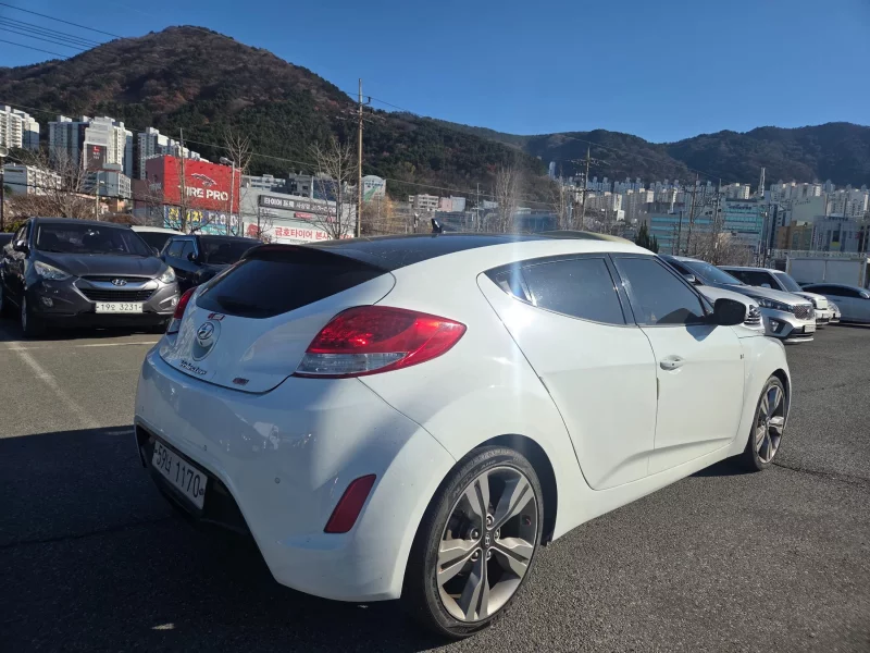 Hyundai Veloster