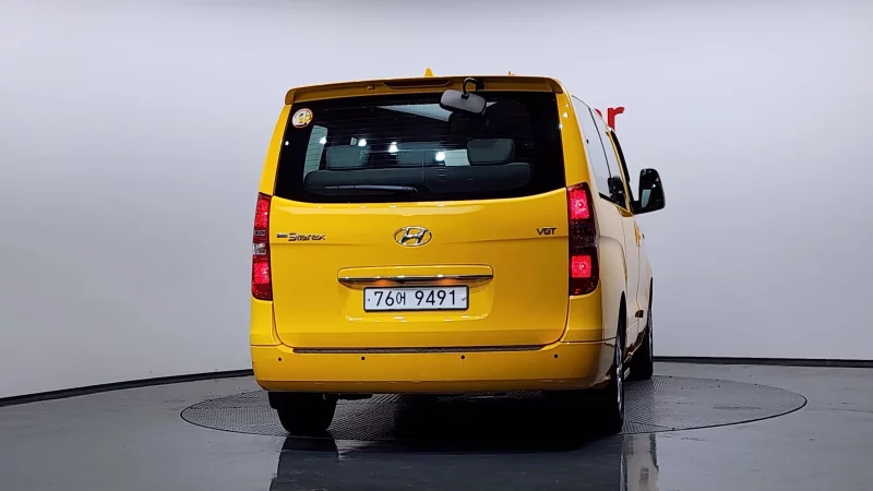 Hyundai Starex